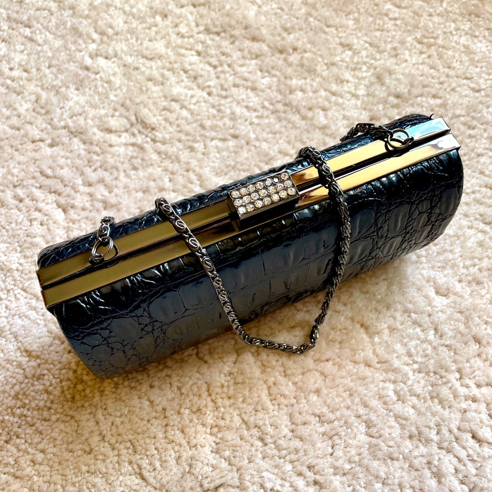 🩷 EUC Olga Berg Black Leather Clutch Evening bag.